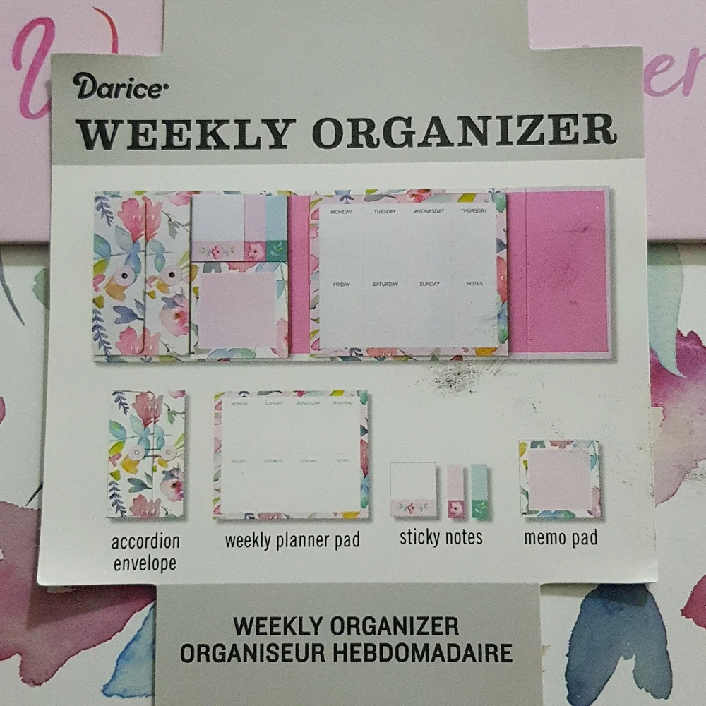 NEW Darice Weekly Organizer